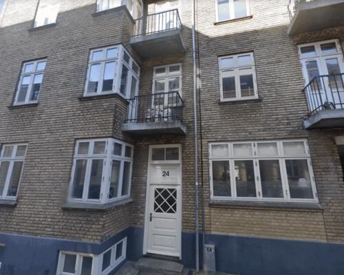 Flot og indbydende lejlighed med 2 altaner i Aalborg Vestby