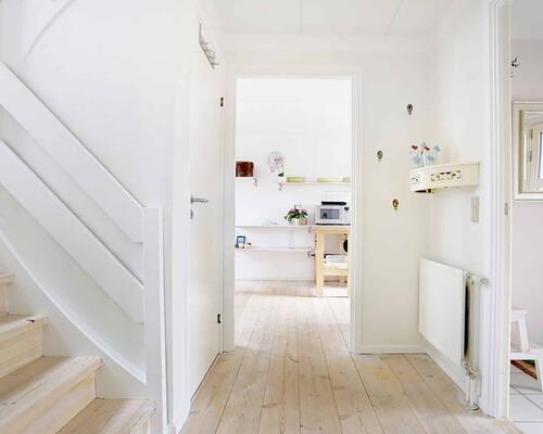 Flot rækkehus med solrig have | Tølløse