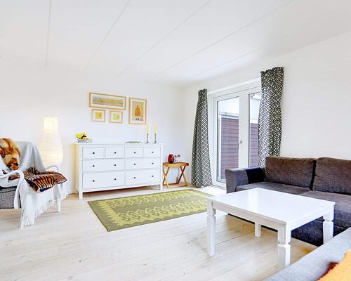 Flot rækkehus med solrig have | Tølløse