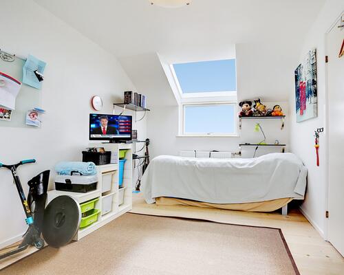 Flot rækkehus med solrig have | Tølløse