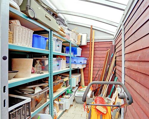 Flot rækkehus med solrig have | Tølløse