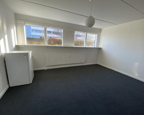 27 m2 værelse i Viby J