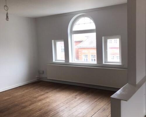 Stor nydelig 3. værelses lejlighed i Tønder