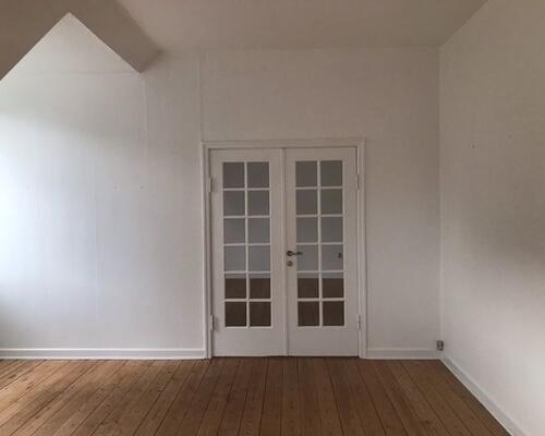 Stor 3 værelses lejlighed