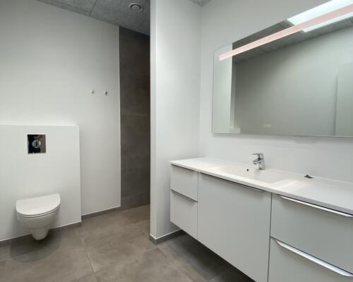 VELKOMMEN TIL RØLLIKEVEJ - NYBYGGET, ENERGIVENLIG OG MODERNE RÆKKEHUS TIL LEJE I ARNBJERG.