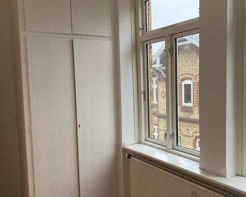 Dejlig stor 2. værelses lejlighed