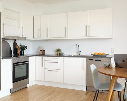 Skøn 2-værelses lejlighed med have