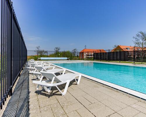 Skøn 2-værelses lejlighed med have