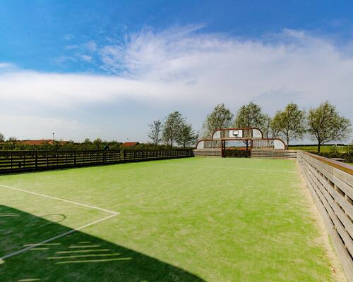 Skøn 2-værelses lejlighed med have