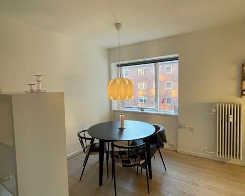 Hyggelig 1-værelses lejlighed udlejes i Aarhus C.