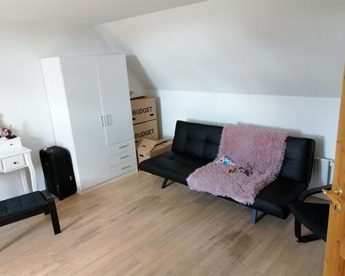 Spændende 3-v lejlighed i landejendom