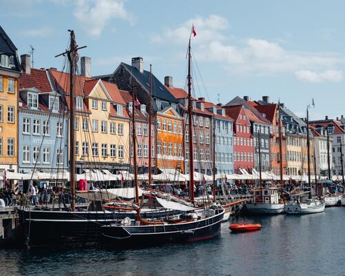 PENTHOUSE MED ELEVATOR &amp; TAGTERRASSE DIREKTE TIL KANALEN
