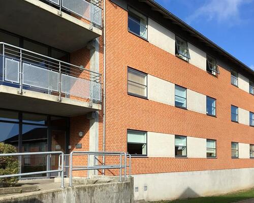 2-værelses velindrettet og lys lejlighed