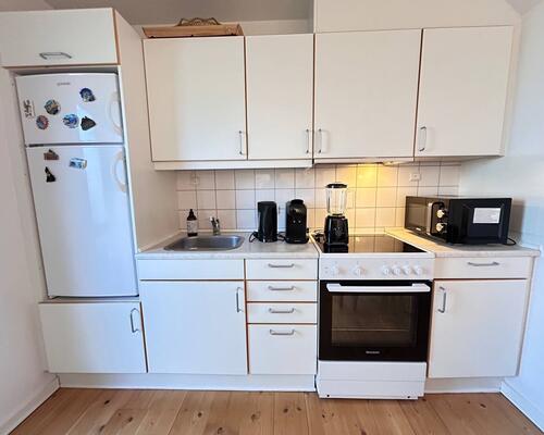 Fremlejes, lys og velindrettet bolig i roligt område nær centrum