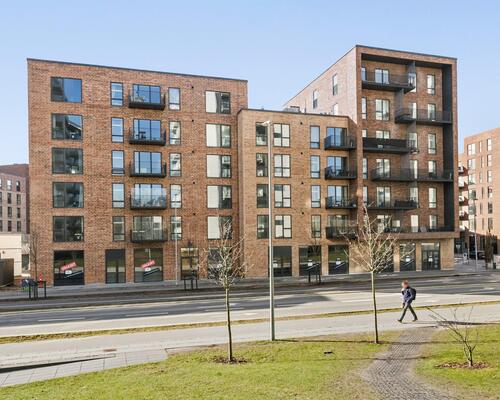 Flot lejlighed med stor altan og højt kvalitetsniveau<br>