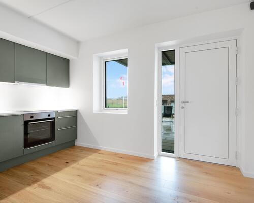 Attraktiv lejlighed med altan og terrasse i populært bofællesskab 😍<br>