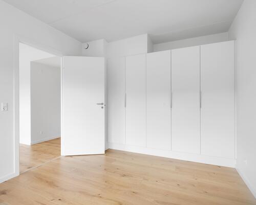 Attraktiv lejlighed med altan og terrasse i populært bofællesskab 😍<br>