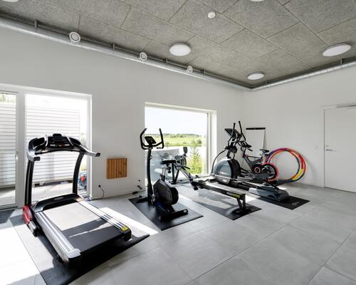 Attraktiv lejlighed med altan og terrasse i populært bofællesskab 😍<br>