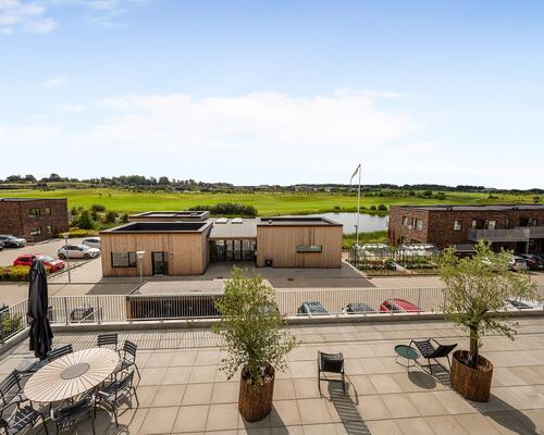 Attraktiv lejlighed med altan og terrasse i populært bofællesskab 😍<br>