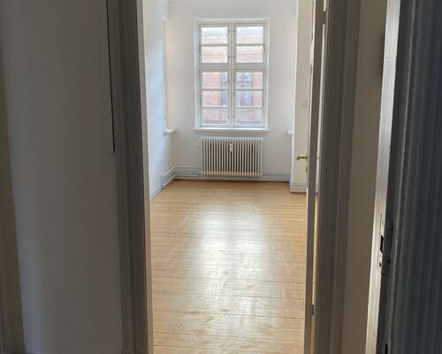 Flot istandsat lejemål med god plads i Assens