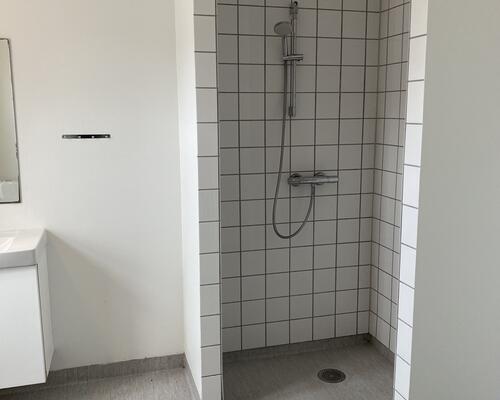 Flot istandsat lejemål med god plads i Assens