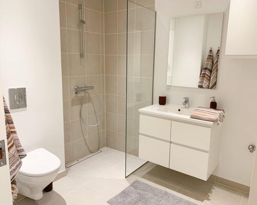 Lækker møbleret 2-værelses lejlighed tæt på universitetet