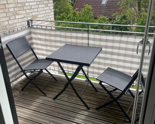 Lys og delevenlig 3-værelses med altan