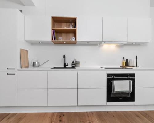 SKØN 4-VÆRELSES LEJLIGHED MED HELE TO ALTANER