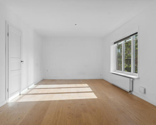 Renoveret 3 plans villa med skøn have, Aarhus N