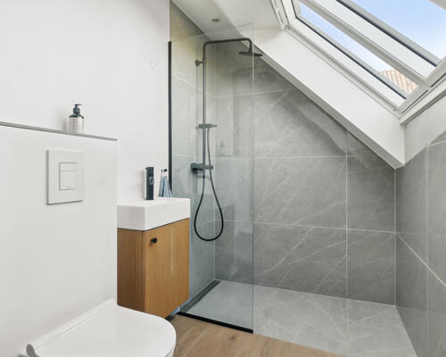 Renoveret 3 plans villa med skøn have, Aarhus N