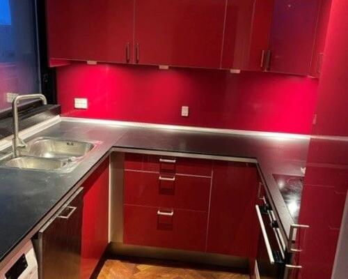 Flot renoveret 2-værelses lejlighed