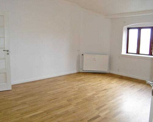 Super fin 177 m2 lejlighed med 4 værelser i hjertet af midtbyen