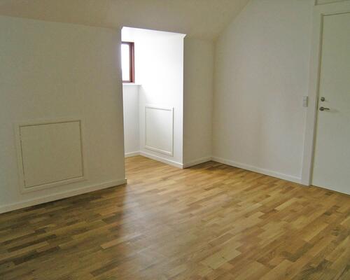 Super fin 177 m2 lejlighed med 4 værelser i hjertet af midtbyen