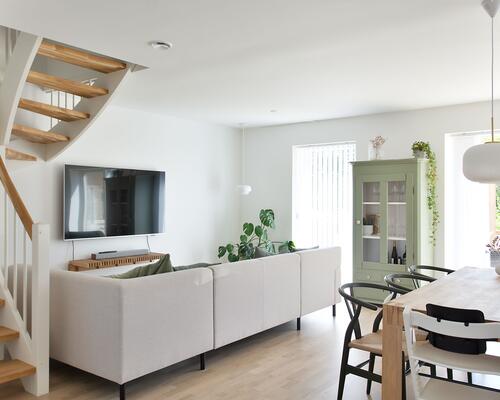 Moderne nybygget rækkehus ved Fuglsang Sø