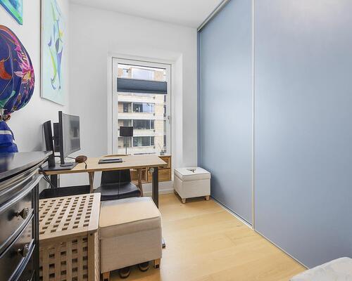 Fuldt møbleret lejlighed med kig til Øresund | København Ø