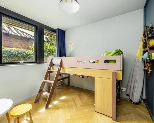 Nyrenoveret og møbleret villa | København S