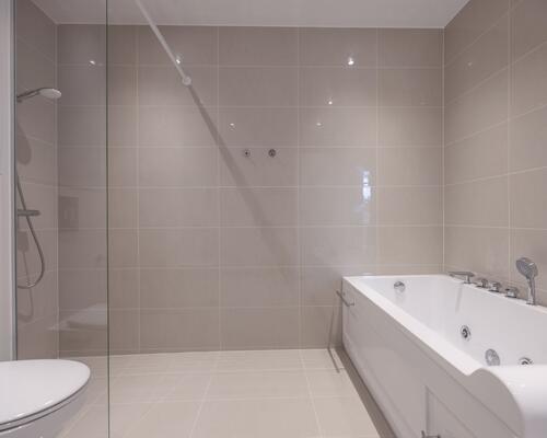 Flot nybygget luksus lejlighed i Sygehusparken i stueplan