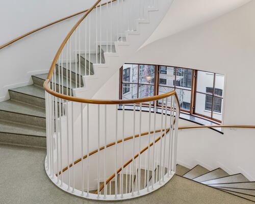 Kæmpe terrasse, altan og 2 badeværelser midt i indre by