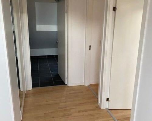 Skønt byhus i to plan - centralt i Hadsten og tæt på Århus