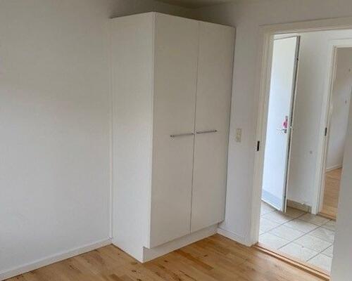 Skønt byhus i to plan - centralt i Hadsten og tæt på Århus