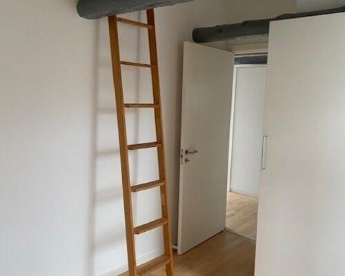 Skønt byhus i to plan - centralt i Hadsten og tæt på Århus