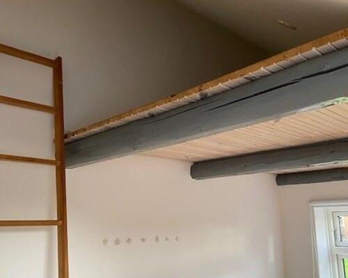 Skønt byhus i to plan - centralt i Hadsten og tæt på Århus