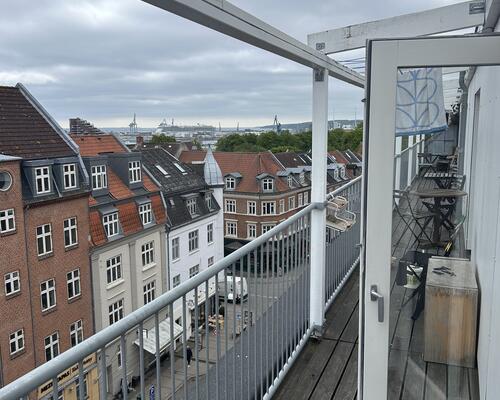 Værelse på Trøjborg – tæt på universitetet og centrum