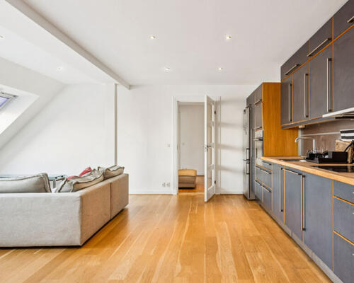 INGEN BOFÆLLESSKABER – Pilestræde – Bright 4-room apartment in the heart of Copenhagen fully furnished