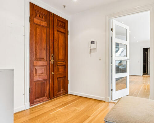 INGEN BOFÆLLESSKABER – Pilestræde – Bright 4-room apartment in the heart of Copenhagen fully furnished