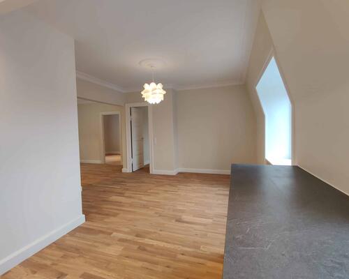Nyrenoveret dejlig lys lejlighed | Charlottenlund
