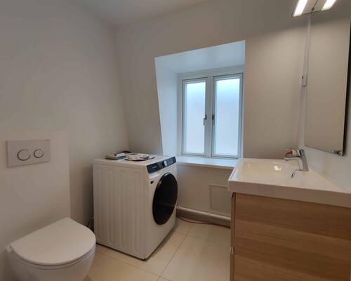 Nyrenoveret dejlig lys lejlighed | Charlottenlund