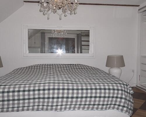 Møbleret luksus lejlighed roligt og centralt beliggende i eftertragtet kvarter tæt ved havnebassinet og Nyhavn.