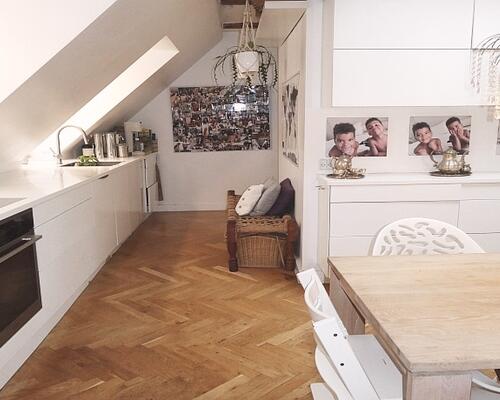 Møbleret luksus lejlighed roligt og centralt beliggende i eftertragtet kvarter tæt ved havnebassinet og Nyhavn.