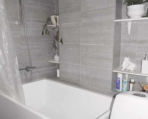 Møbleret luksus lejlighed roligt og centralt beliggende i eftertragtet kvarter tæt ved havnebassinet og Nyhavn.